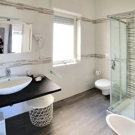 فندق مبيت وإفطار Donna Maria *